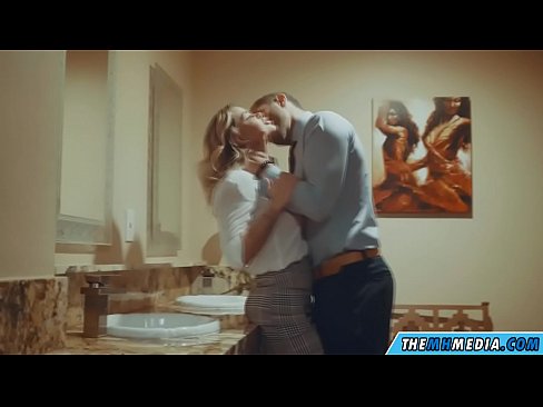 ❤️ Kad te prsata plavuša zavede u javnom zahodu ️ Seks video kod nas ❤